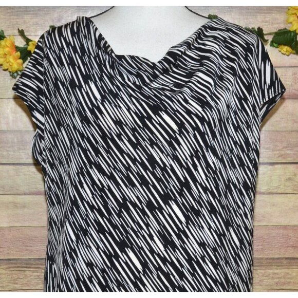 Chico's Travelers Black & White Scoop Neck Cap Sleeve Blouse Top Size 3 XL 16 - Picture 2 of 10